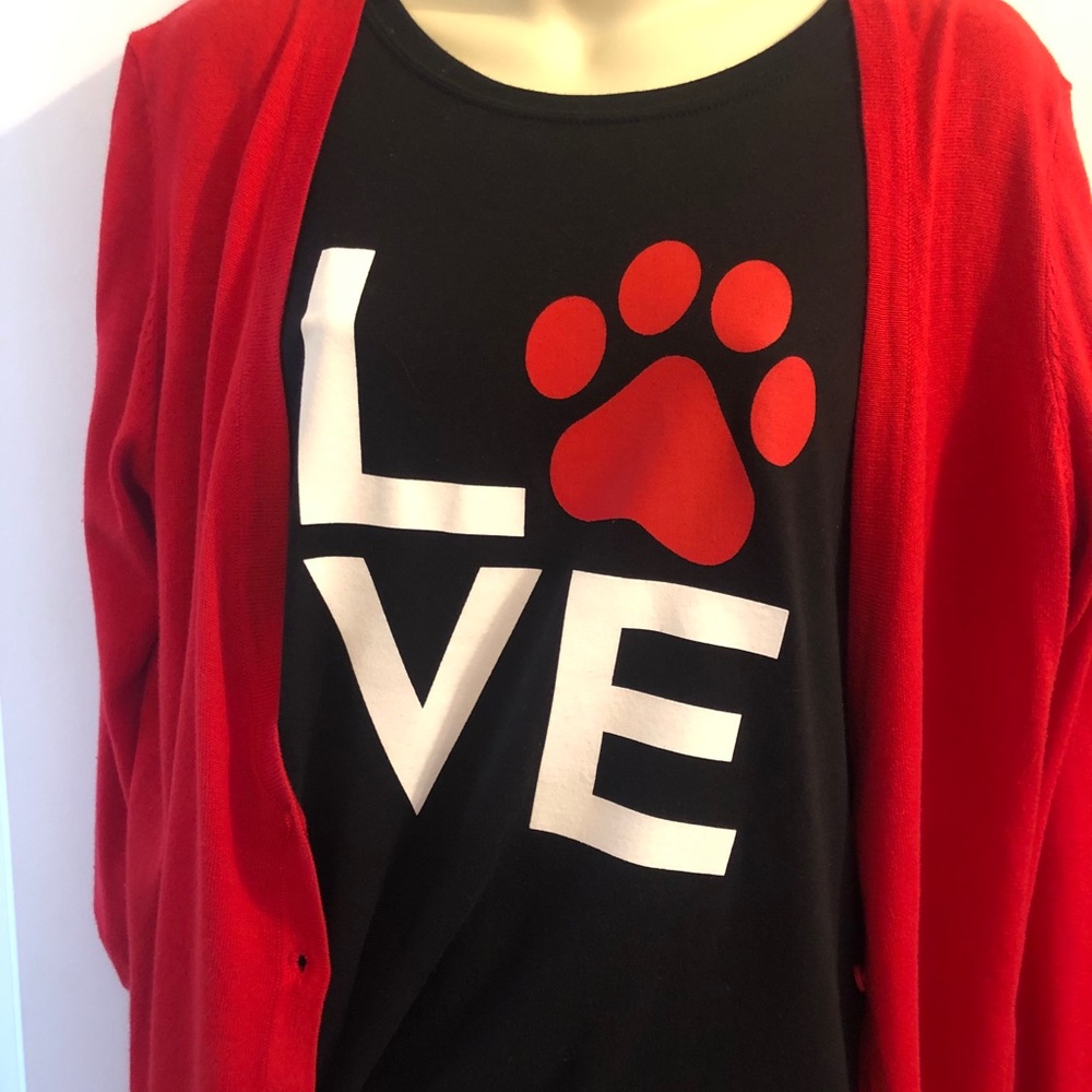 ❤️🐾Love T shirt New with tag and red cardigan